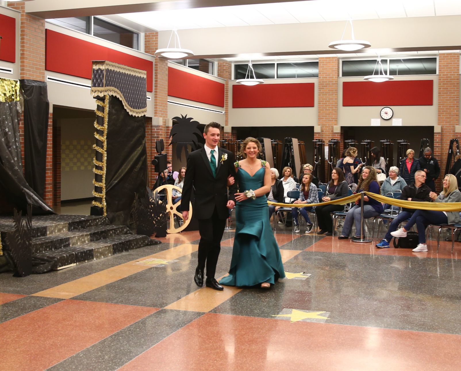 MC Prom 2018 (62).JPG